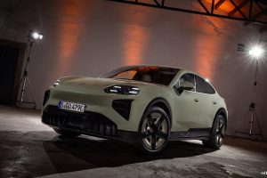 0→100km/h 2.5초… 카이엔 터보 쿠페 일렉트릭, 성능 한계 밀었다 2