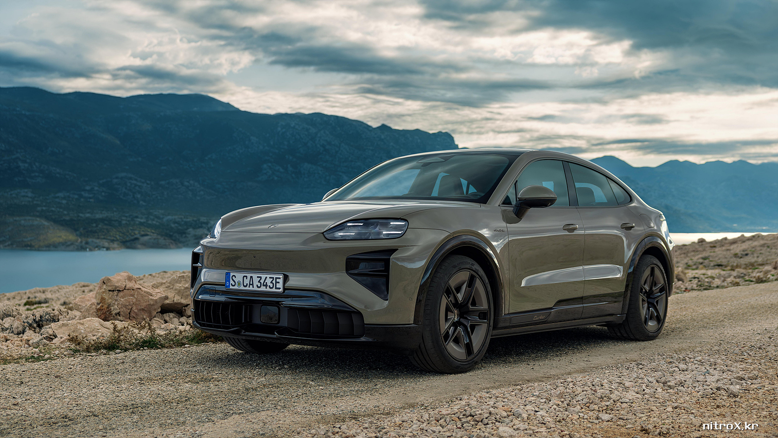 0→100km/h 2.5초… 카이엔 터보 쿠페 일렉트릭, 성능 한계 밀었다 1