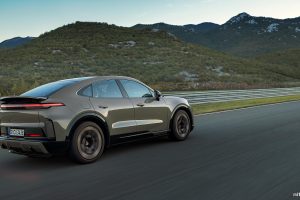 0→100km/h 2.5초… 카이엔 터보 쿠페 일렉트릭, 성능 한계 밀었다 16