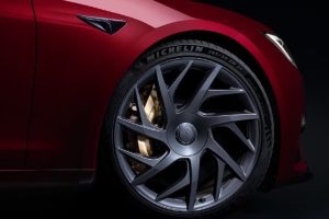 테슬라, 모델 S·X 단종 고별작 '시그니처 에디션' 출시… '럭스 패키지'에 FSD·무료 슈퍼차징까지 imgi 10 plaid gold brakes 2