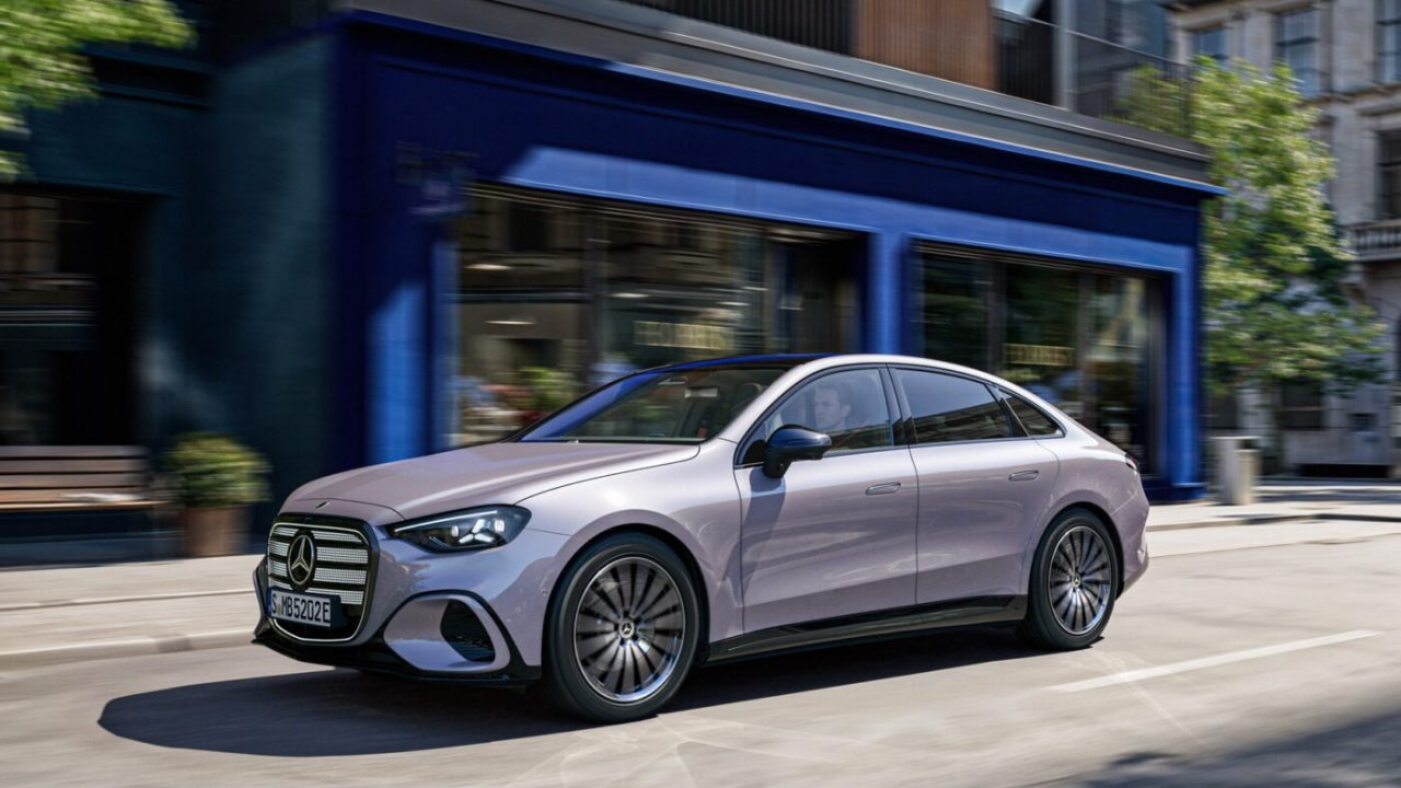 메르세데스-벤츠 전기 C-클래스 세계 최초 공개, WLTP 762km·10분 충전 325km imgi 13 mercedes benz c klasse 400 4matic weltpremiere 2026 10 1400x933 1 1