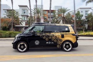 폭스바겐 ID. 버즈 로보택시, LA 도로 주행 돌입…우버 앱 탑승 서비스는 2026년 말 2 폭스바겐 ID. 버즈 로보택시, LA 도로 주행 돌입…우버 앱 탑승 서비스는 2026년 말 imgi 148 volkswagen id. buzz ad robotaxi testing in los angeles 2