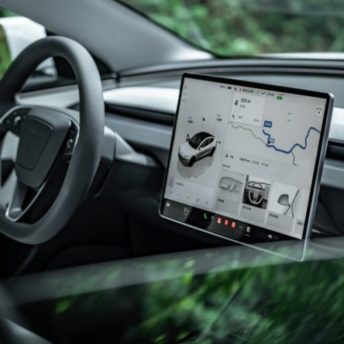 테슬라, FSD v14.3 배포 시작…AI 컴파일러 전면 교체로 반응속도 20% 단축 imgi 16 tesla interior navigation fsd 1000x600 1 5