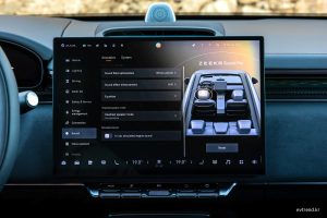 국내 출시 확정 지커 7X, 라이다까지 기본…5300만 원에 이게 된다고? imgi 187 1746951309 zeekr 7x central screen sound 33