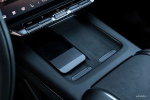 국내 출시 확정 지커 7X, 라이다까지 기본…5300만 원에 이게 된다고? imgi 201 1744546126 zeekr 7x interior 044 1 32