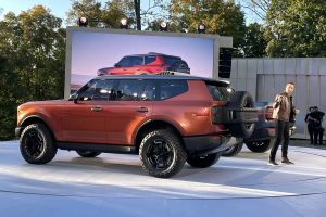 스카우트 신차 일정 다시 흔들…테라 2030년까지 밀릴 가능성 높아 imgi 26 scout traveler suv concept 100946537 h 6