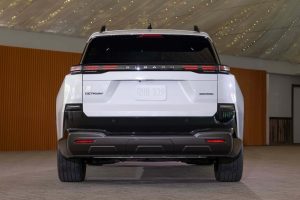 스바루(Subaru), 7인승 3열 전기 SUV '게터웨이' 공개…브랜드 역사상 최강 420마력 imgi 317 2027 subaru getaway 4