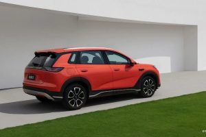 비야디 씨라이언 05, PHEV에 냉장고 넣고 EV엔 9분 충전 얹었다…2100만 원부터 imgi 42 byd sealion 05 launch 1 3