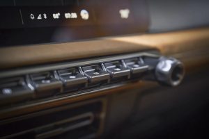 스카우트 신차 일정 다시 흔들…테라 2030년까지 밀릴 가능성 높아 imgi 50 scout traveler suv concept 100946550 h 17