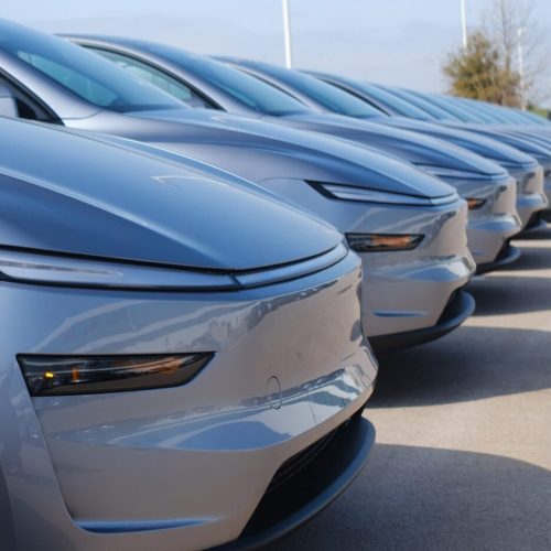 테슬라, ‘모델 Y 아래’ 소형 SUV 준비…가격 승부수 띄우나 tesla model y flotte fuhrpark 2025 1400x933 1 10