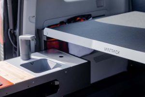 1천만원대로 캠핑카 완성… 기아 PV5, 모듈형 캠퍼 등장 vantrack lc lightcamp 2026 camper auf basis kia pv5 4 6