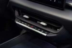 ID.3 네오, 디자인·실내 전면 수정…주행거리 630km까지 늘렸다 21 ID.3 네오, 디자인·실내 전면 수정…주행거리 630km까지 늘렸다 volkswagen id.3 neo 2026 19 21