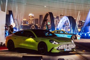 메르세데스-AMG, 처음으로 완전 전동화…GT 4도어 쿠페 세계 최초 공개 2
