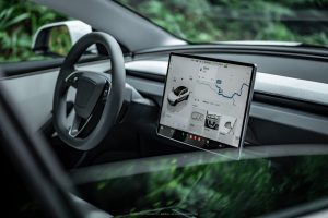 "무료로 타던 오토파일럿이 유료?"…테슬라(Tesla), 네덜란드서 기본 주행 보조 삭제 강행 3