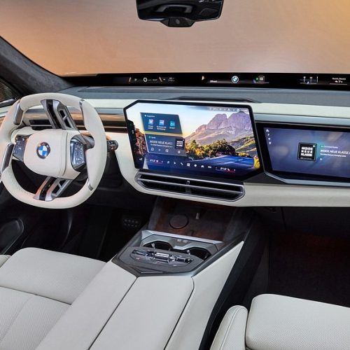 BMW 첫 전기 X5 등장…10분 충전에 273km 달린다 3
