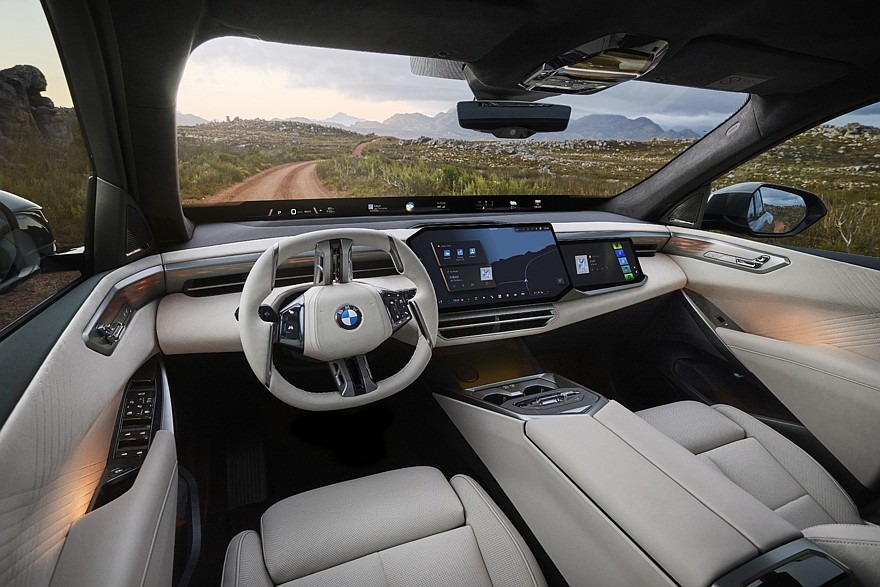 BMW 첫 전기 X5 등장…10분 충전에 273km 달린다 6