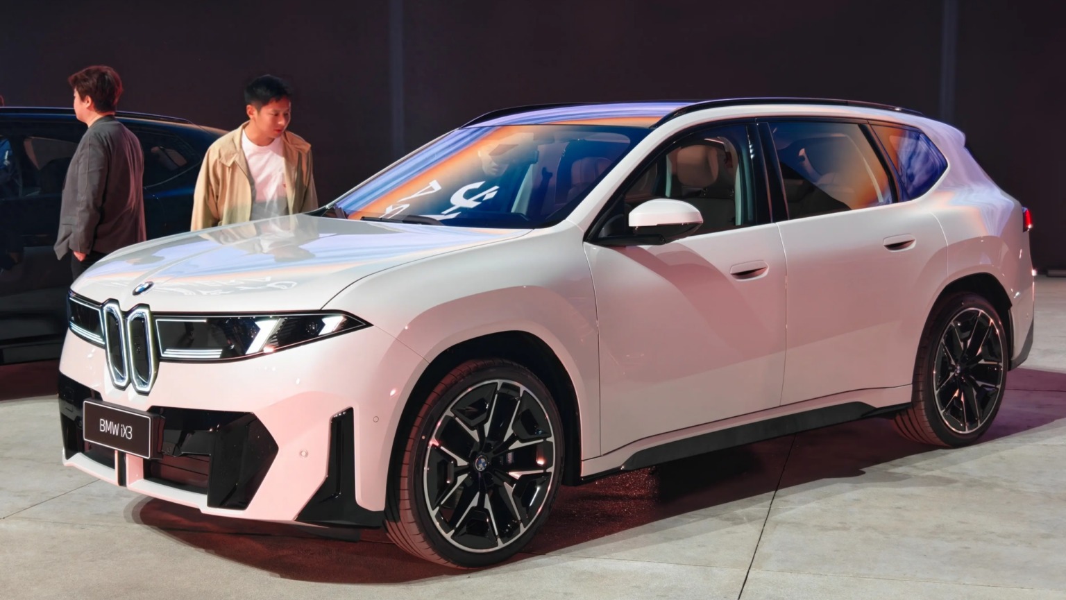 “한 번 충전에 919km”…BMW 신형 iX3 롱휠베이스 버전 주행거리 공개 1