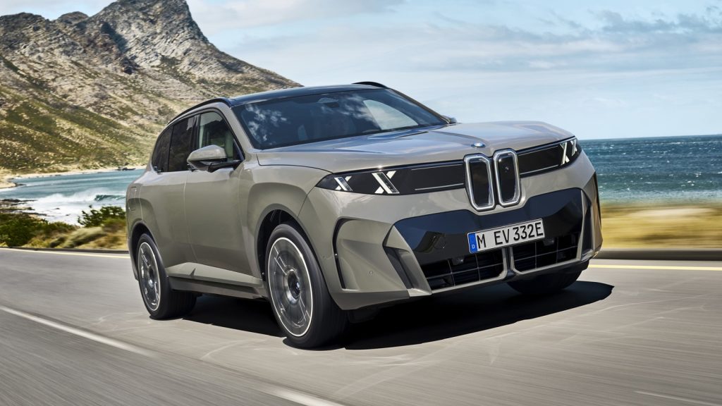 BMW 첫 전기 X5 등장…10분 충전에 273km 달린다 2