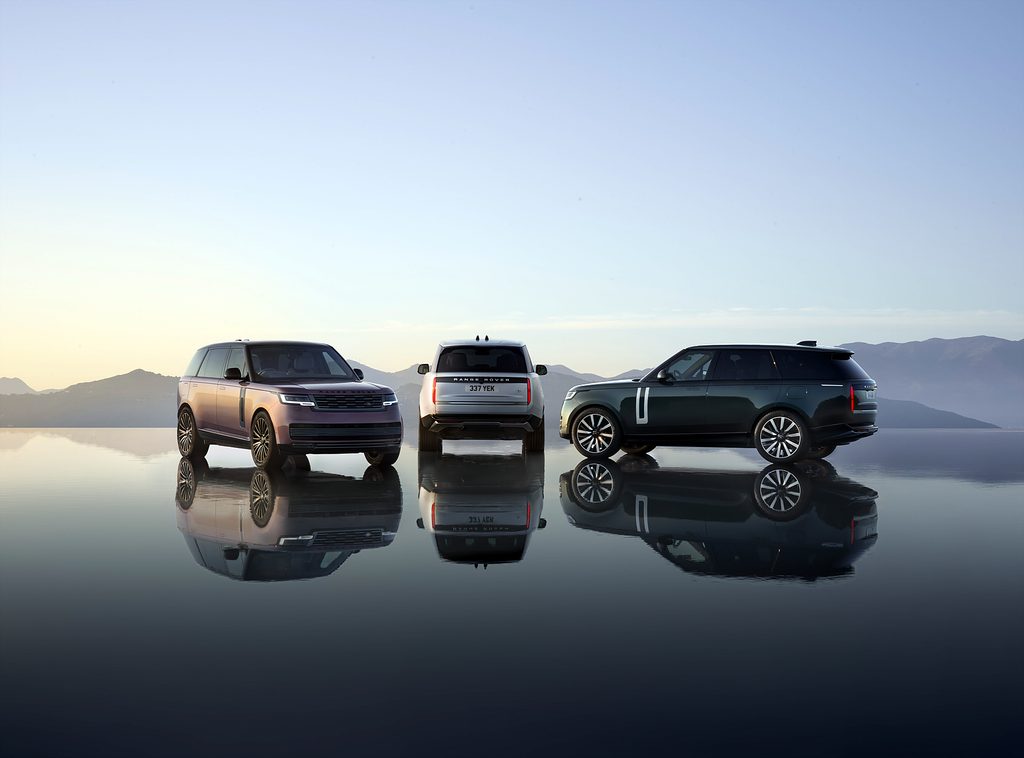 JLR, 레인지로버 첫 전기차 공개…1회 충전 598km 7