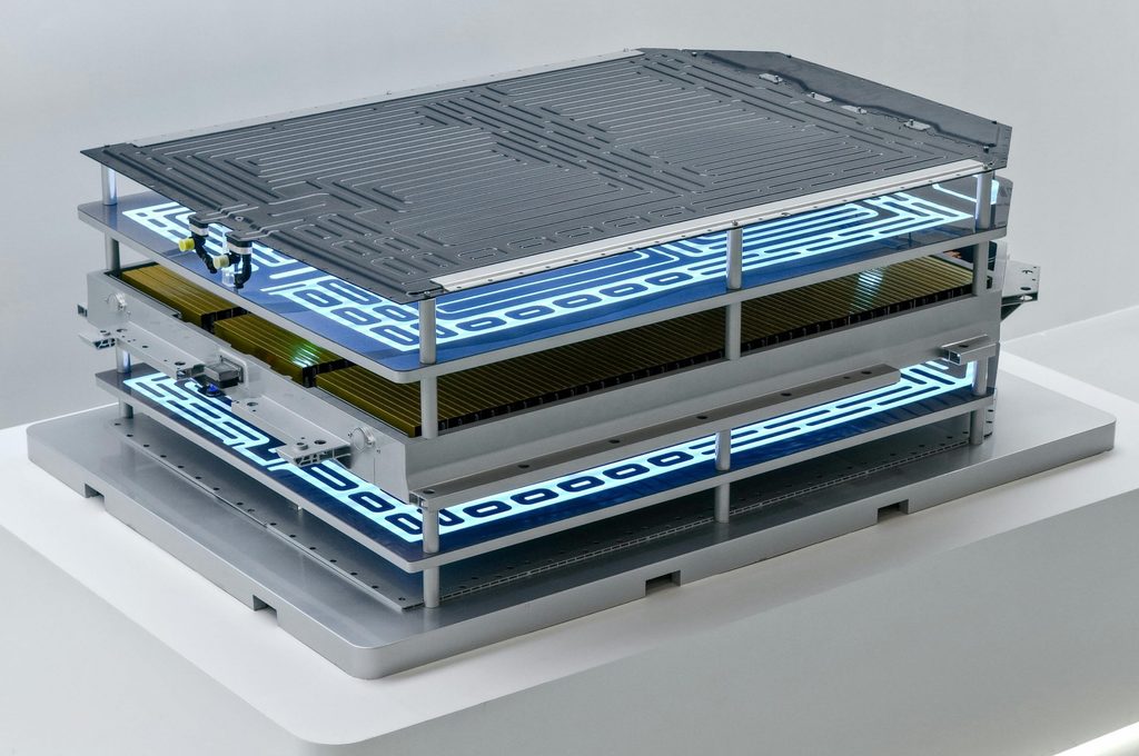 "충전 4분 30초면 70%"…지리차, BYD보다 빠른 2250kW 충전기 공개 3